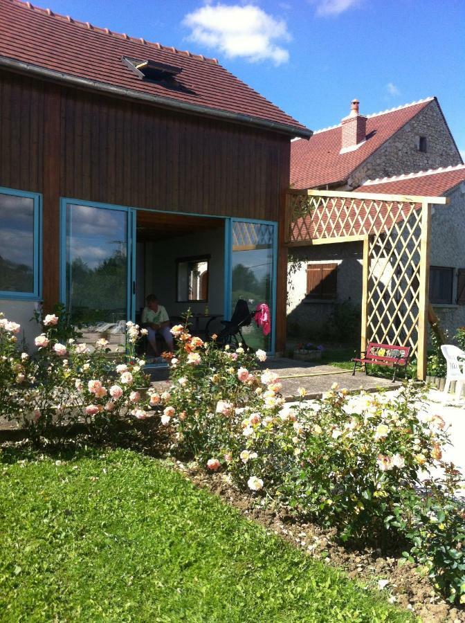 Villa Meublé de campagne au calme Louchy-Montfand Exterior foto